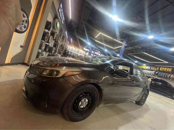 السلام عليكم بيع مستعجل 
فورتي  2017 مكينه  2000 دوش 
 مكينه وكير تبريد  وصدر تخم تاير باتري كله مكفول 
ماشيه 100 حادث امريكا جانبي صفحه السكن بيها تصليح بلدوسه 
وبلعراق بيها قطعتين 
بجم كبس لاشواصي ولا لغود ولاقمارة  
السيارة بدون برغي نقص
هزة ورقم جديد تحويل ثاني يوم 
بمكاني بغداد 
السعر 112 وبيها مجال بسيط 
*********** 
*********** بغداد
