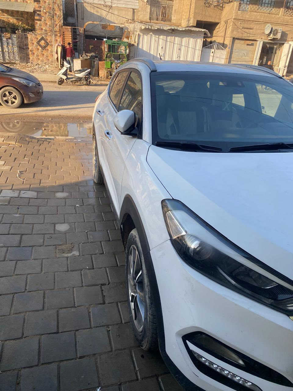 توسان خليجي 2018
رقم بغداد الجديد بسمي 
هزه سنويه جديدة
يدات نيكل
شاشة كبيرة
كاميرا خلفية
مري شفط مع اشاير
لد نهاري
تحكم ستيرن
كشنات جلد
الارضيه مغلفة جلد
تطعيم الداخل صاجي
اثلاث وضعيات قيادة (سبورت,عادي,ECO)
تبريد قطعتين
جاملغ وبنيد ودعاميه صبغ
مكان السيارة بغداد المشتل
السعر ١٥٧ وبيها مجال قليل
ماشيه ١٣٨ولاستفسار ***********
