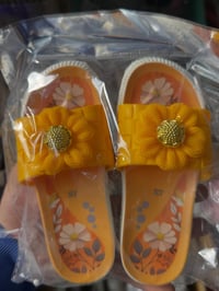 شحاطات نسائية • مقاسات ٢٥-٤٠ • الموصل حي الصديق