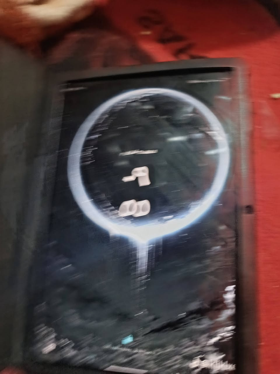 سلام عليكم عندي ايباد شتريته ٢٠٠ لف وحتاجيت اريد ابيعة مكاني حله شارع طهمازيه بدون كارتونه ذبوها  رقم لوتساب ***********
