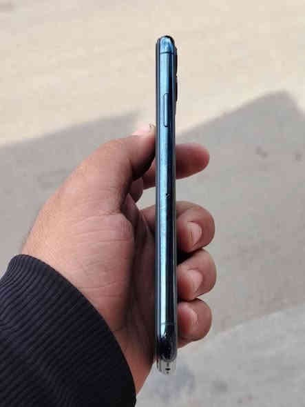 سلام عليكم ايفون 11 برو ماكس 
بطاريه 77 نموذج M ذاكره 256
بغداد سعره 280 الف تواصل *********** واتس متوفر
