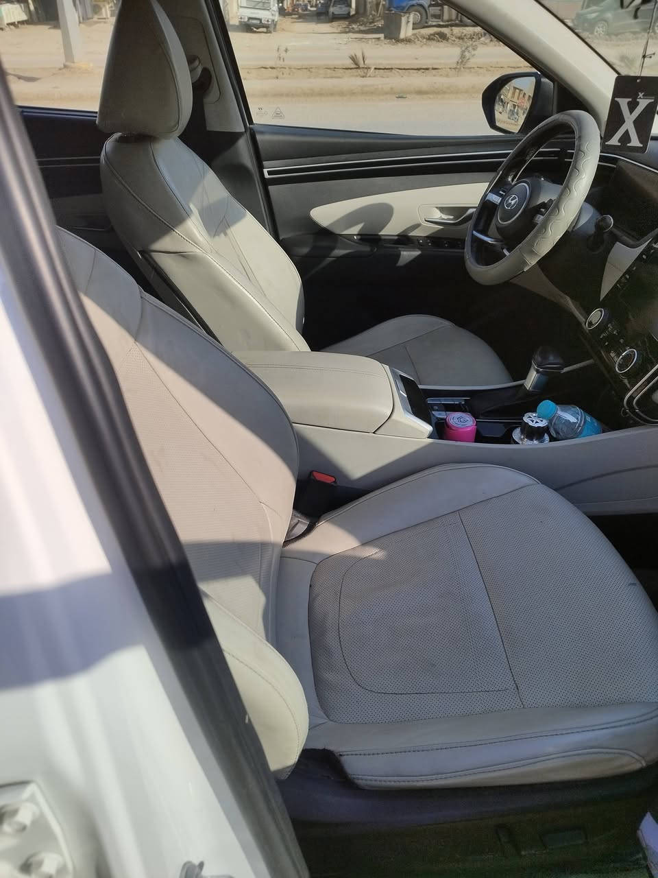 السلام عليكم 
توسان 2023 خليجي للبيع
رقم بغداد باسمي
مكفوله عدا أقل الشبر بلجاملغ الامامي  
ماشيه 40 حقيقي 
مواصفاته الخليجي معروفه 
السعر 205 وبيه مجال 
مكان السياره بابل شارع 80 مقابل القبه الذهبيه 
للاتصال ***********
