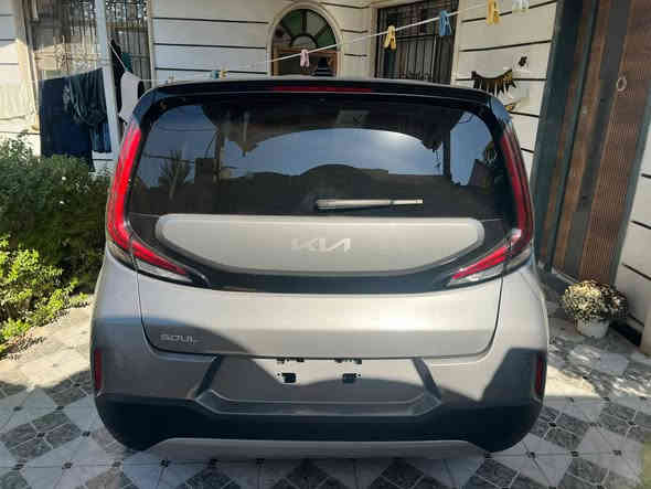 السلام عليكم 
كيا صول 2025 دخول جديد 
ماشية 26 ألف ميل 
حادثها تصليح الدعامية الخلفية وبارد بحجم إصبع بالجاملغ الخلفي أما الباقي كفالة عامة محركها دوش 2000 
والسيارة ممتلئة بالمواصفات عدا فتحة السقف 
سعرها 170 ورقة 
للتواصل واتساب أو إتصال 
***********
