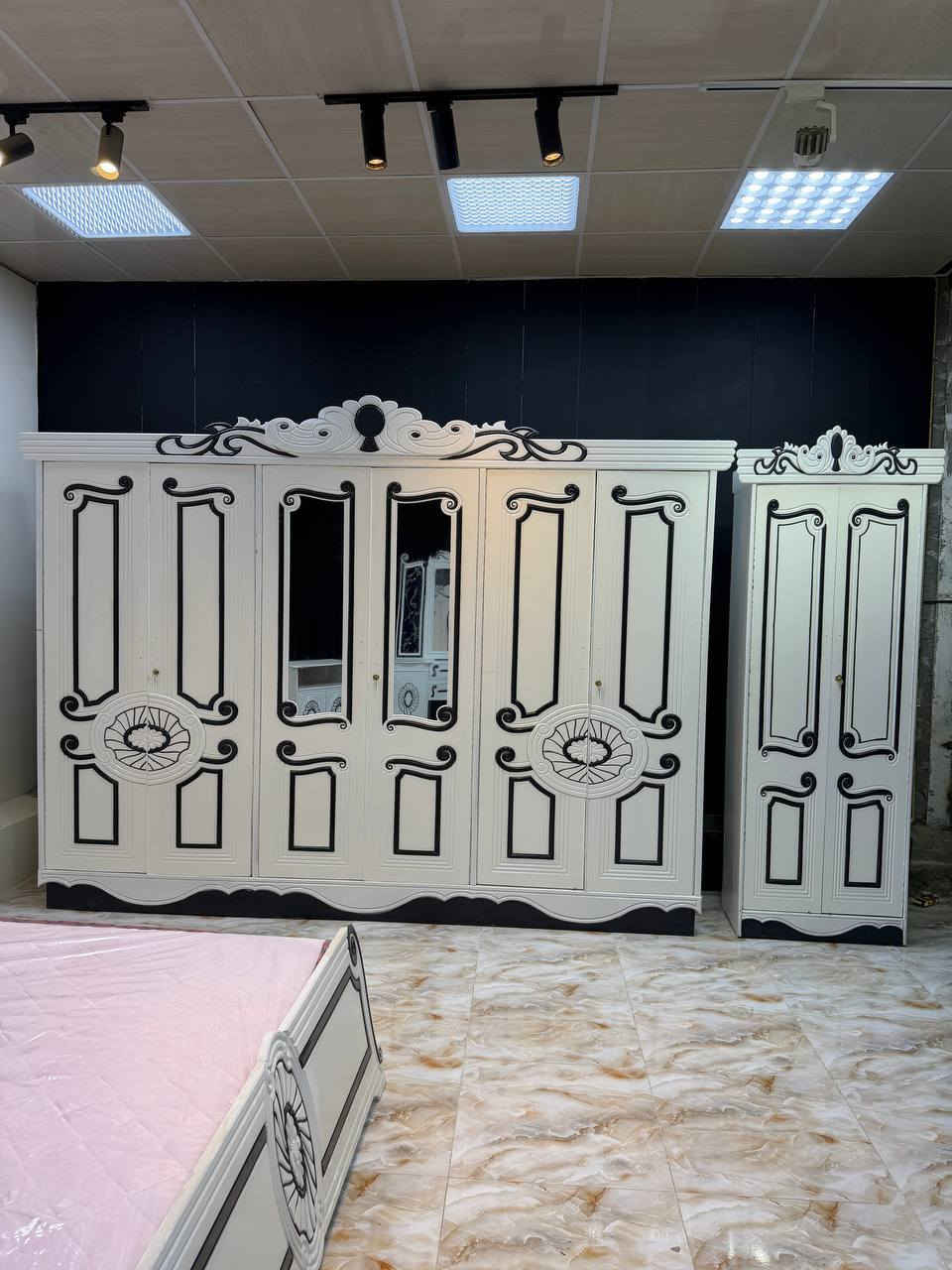 غرفة اخشاب  بسعر 950 

⚜️تفاصيل الغرفة ....⚜️

صاج خارج ٤ملم ام دي اف 🪭
وداخل معاكس ٣ملم 
صبغ مرمري درجة اولى 

عدد القطع  ٧ قطع 😍
1 //جرباية  قياس  ١٦٠ × ٢٠٠ 
//ميز جانبي ايسر قياس ٥٠
2// وميز  جانبي  قياس ٥٠
3// زاوية ارتفاع مترين عرض ٨٠
4// وميز بلازمه  
5//وميز مراية ارتفاع مترين عرض ١٢٠
6// وكنتور ٦ باب  ارتفاع مترين و١٥ طول ٣ متر و١٥

القطعه الثامنة حسب الطلب شازلون
سعرها ٥٠ الف ❤️
طابوريه ١٥ ❤️

(توصيل مجاني مركز بغداد )
التوصيل يشمل الشد مجاني 🔥
(اطراف ٥٠)
باقي المحافضات حسب البعد


**إذا كنت صاحب هذا الإعلان وتريد حذفه لأي سبب، رجاءا أرسل رسالة إلى الدعم الفني**