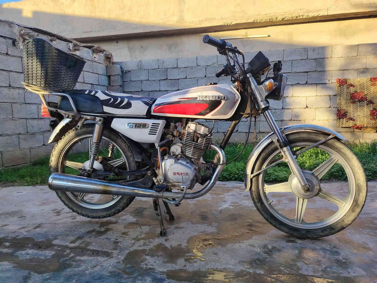 السلام عليكم يوجد موطور جني كله خمسه كير موديل 2017 السعر 350  بي مجال التصال ***********
