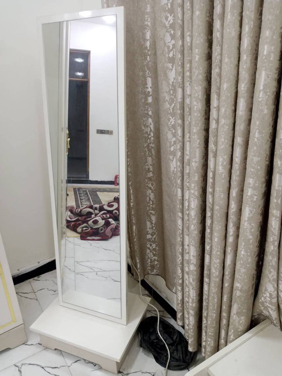 سيت ميز ومراية أريدهم ب١١٠ وبيهم مجال نضيفات ممستخدمات


**إذا كنت صاحب هذا الإعلان وتريد حذفه لأي سبب، رجاءا أرسل رسالة إلى الدعم الفني**