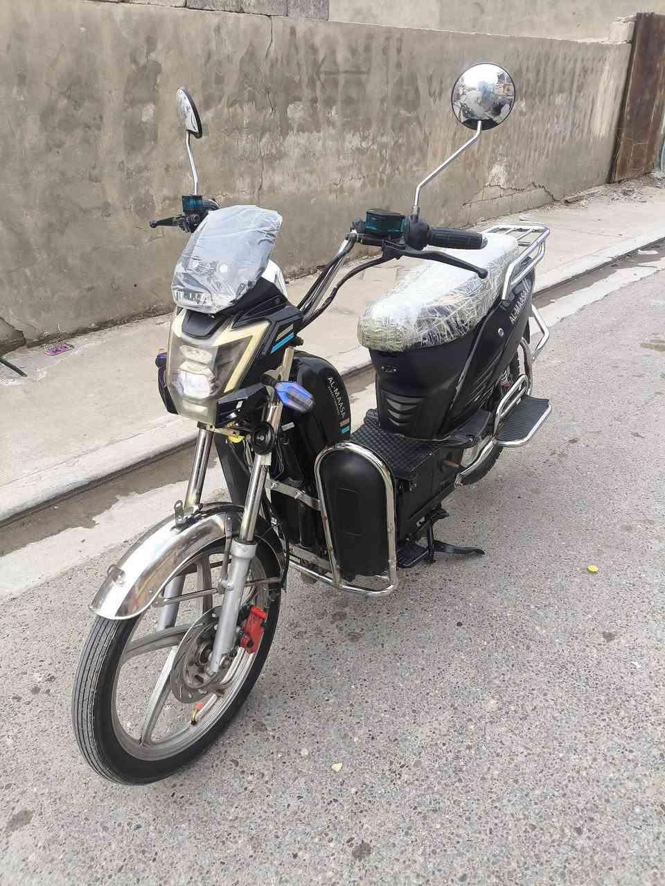 هارلي لبيع موديل 24 نوع الماسه بطاريات عشره يقرن ونص كهربائيات كلها شغاله اي نقص مابيه جهاز مانع سرقه تحكم عن بعد بصمتين وسويجين دراجه نضافه فول كل 
نقص مابيه سعر 450, بيه مجال 
***********
+9647827587898
