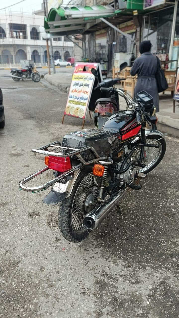 سلام و عليكم ماطور تايكر للبيع موديل 2021 مرقم بغداد شرط التحول
محرك انطيك شرط
تانكي شخط ما بي
كزوز عالي الأصلي
وايرمنية كلها شغالة وبيها نشرات ورة وكدام
سعر 1650 
متواجد فقط ع رقم وبي واتساب 
***********
