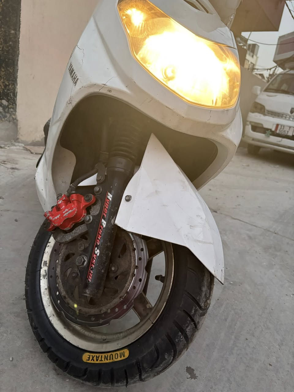 السلام عليكم 
سكنس للبيع فحل كابريتر كلشي بلادي ماشيه٦٨٠٠٠تشتغل سلف و الهندر السعر و التفاصيل خاص أو على هذا الرقم *********** عنوان الكريعات
