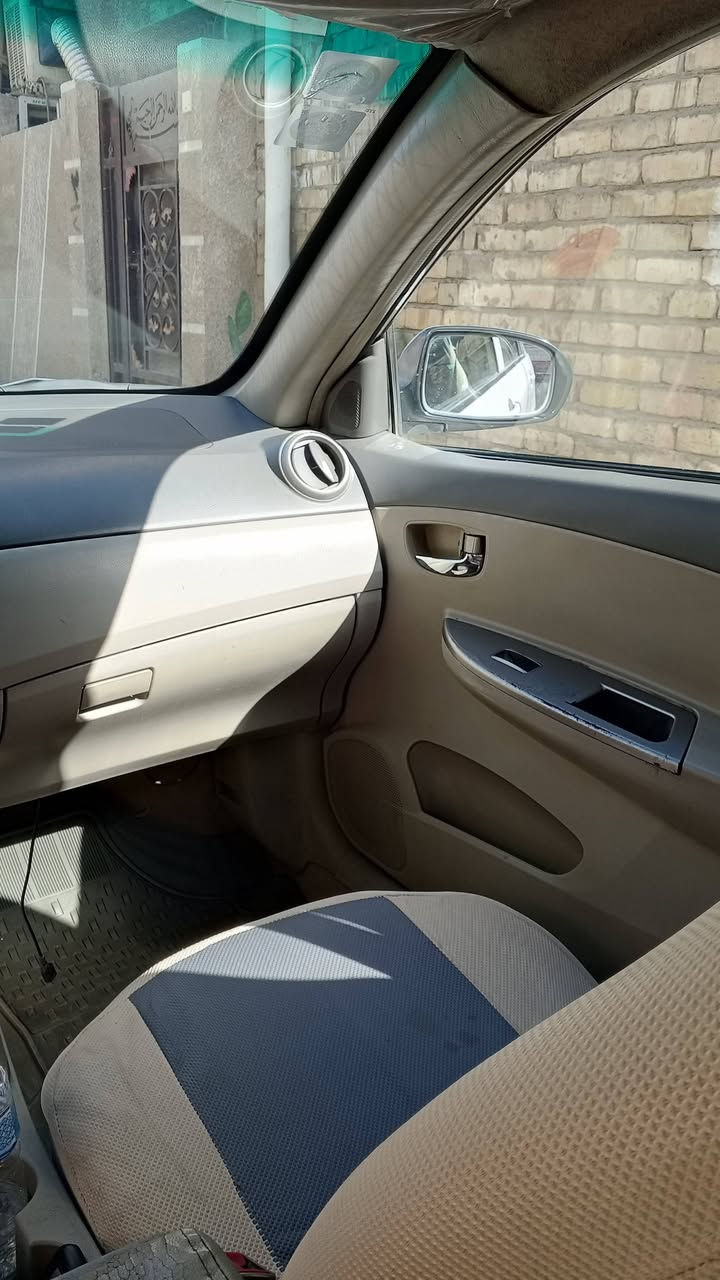 سيارة بي وايدي للبيع 
موديل 2013 رقم بغداد باسمي سنوية وهزه جديدة 

سيارة نظيفة وبلادية بيه جراد بالقمارة والبنيد مكينة وكير جديد فول بصمه وشاشة كامرة خلفية بصمت ابواب اشاير بالمري ويل كب تخم تاير جديد مثل ما موجود بالتصوير تبريد تدفئة السيارة ما بيه خياسات شرط بيه طخات بسيطة وشخوط وتجي وشوف بعينك سيارة نظيفة مال بيت وجاهزه عارضة 58 وبيه مجال بسيط حكه الجية الي يحب يتصل على رفمي لان ما رد على التعليقات بصراحه يتصل على هذا الرقم ***********
