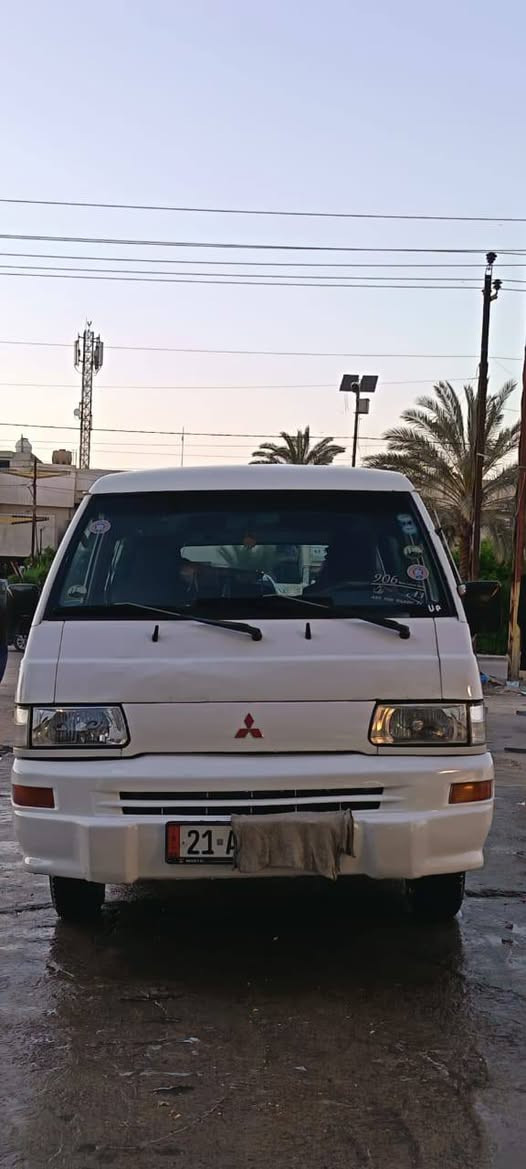 سلام عليكم ورحمة الله وبركاته
من رخصه الادمن المحترم 
 للبيع باص ميستبوشي L300 
 موديل 2007 رقم سليمانيه هزه وفحص جديد 
سياره بأسمي نظيفه محرك جديد لاتنقيص ولا تبخير 

السعر 78 وبيه مجال قليل 
مكاني بغداد 

رقم تلفون *********** بيه واتساب
