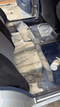 جايب تنته يريد يشده بس من شاف الشغل تغير رأيه 😊 حمام + بوليش +تجديد سو...