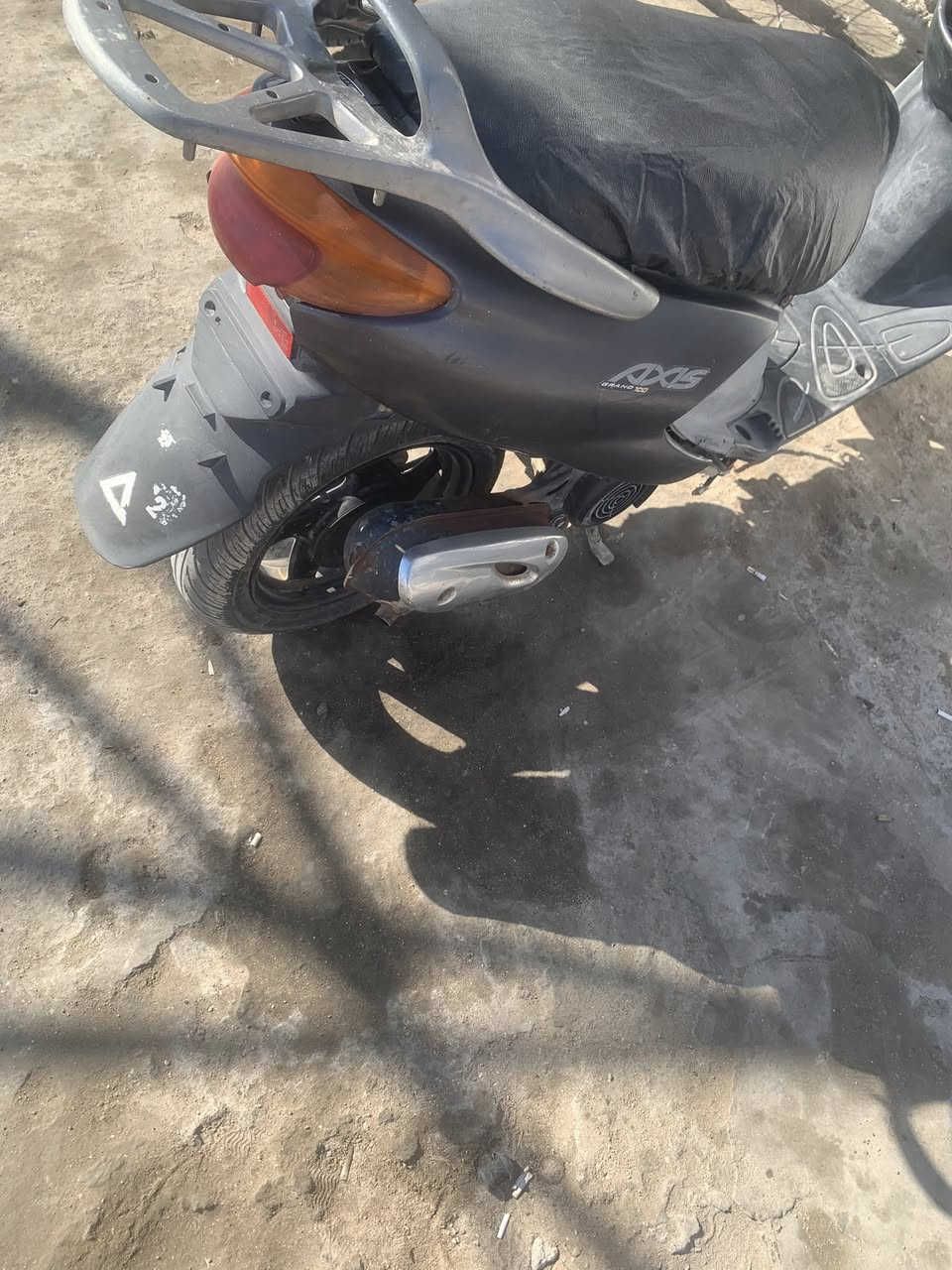 ‏دراجة حنا نظيفة كل شي شغال فيها مكينة نايمة مكان البصرة جزيرة العرب السعر 400 ورقم الهاتف***********
