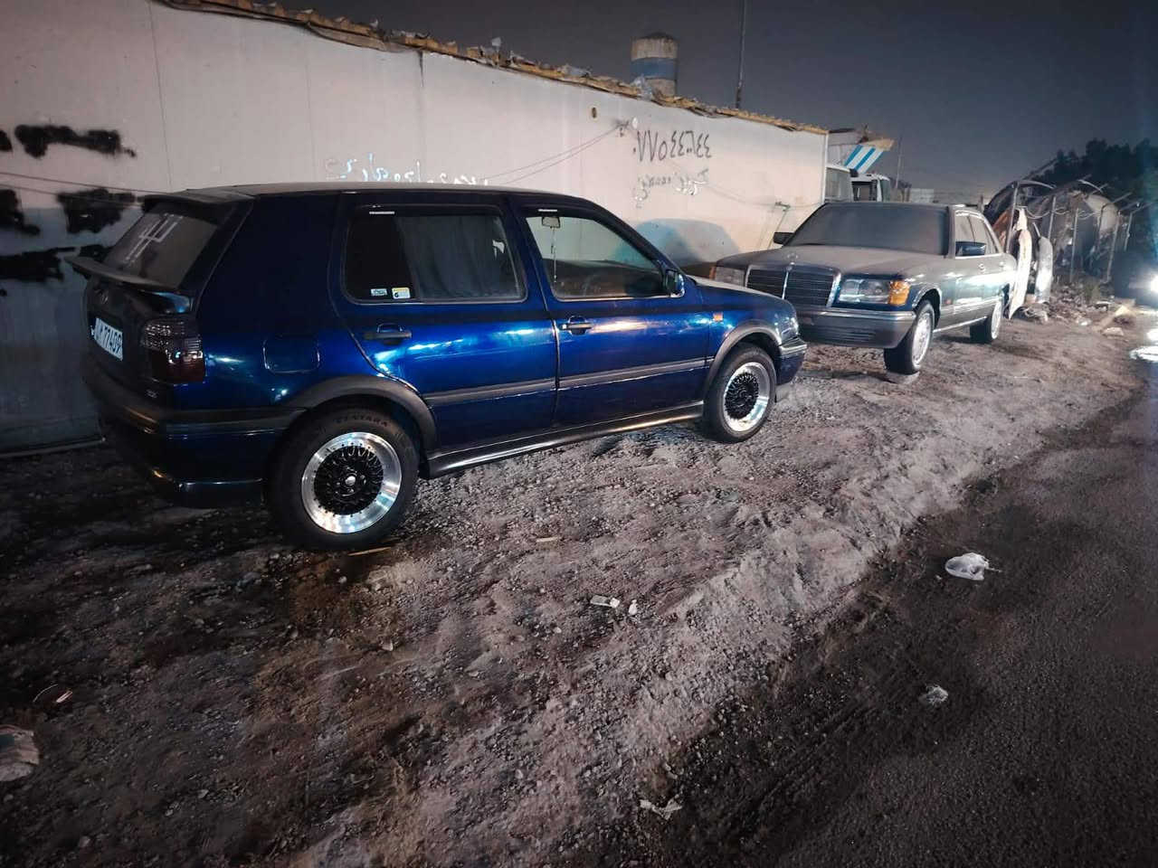 سلام عليكم كولف نفخ للبيع موديل 92 رقم بغداد دولي بسمي تحويل ثاني يوم
مكينه 1800دوش المرغوب شرط 
كير عادي شرط 
تبريد ثلج 
كهرباىيات جاهزه 
حداديه امامي خلفي جديده شرط
درايم شفتات جدد 
تخم تاير جديد 
لايت زنون 
سنتر لوك 
شرط لا ضربه ولا معجون 
السعر 50وبيهه مجال 
مكاني بغداد 
هاتف ***********
