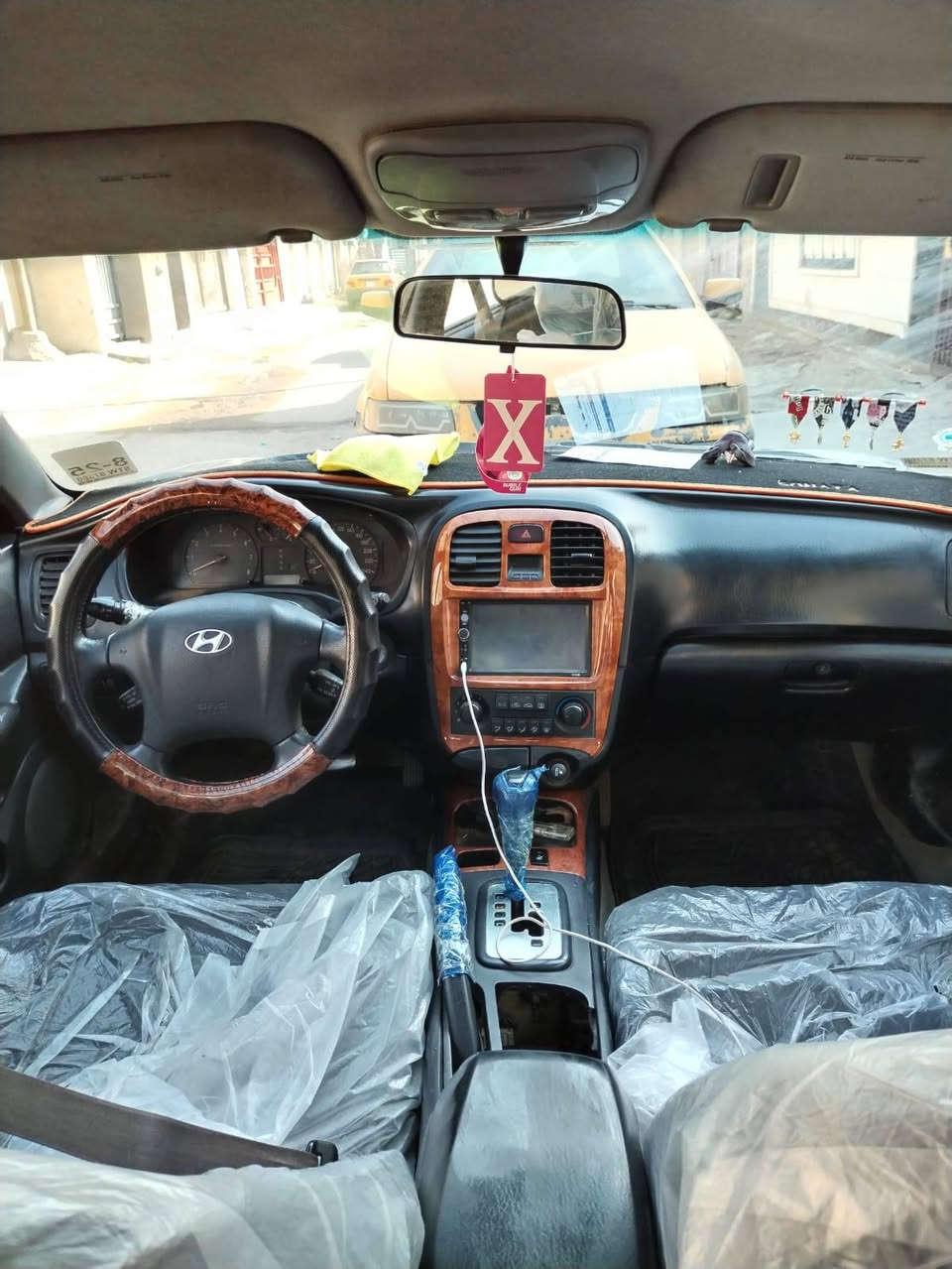 السلام عليكم سوناتا وفود 2005 السياره كامله للأخير اي نقص مابيه محرك كير جديد مغيرين لون جماليه السعر 65وبيه مجال شرط ترايك200


**إذا كنت صاحب هذا الإعلان وتريد حذفه لأي سبب، رجاءا أرسل رسالة إلى الدعم الفني**