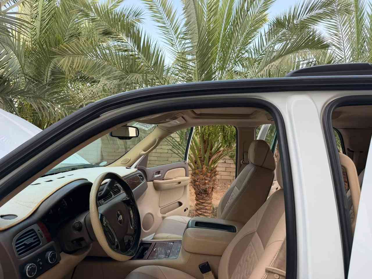 تاهو خليجي  فول مواصفات مديل 2010 LTZ كفاله عامه سياره نظيفه جداً مكان سياره بصره قضاء المدينه ***********
