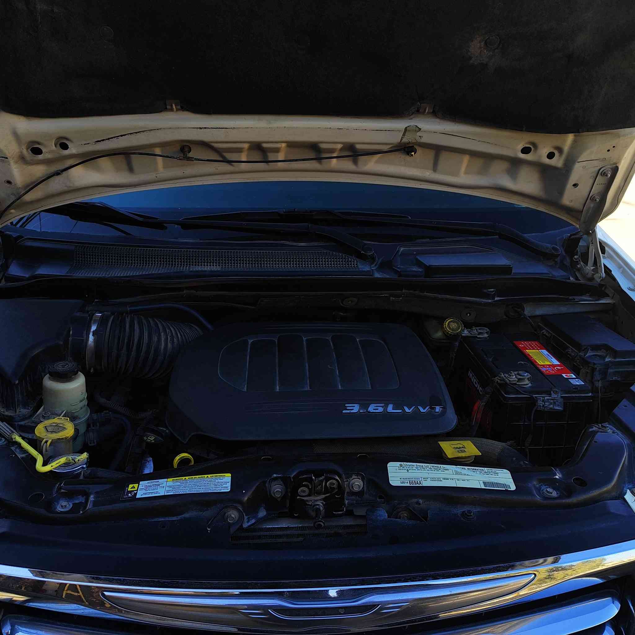 السلام عليكم دوج كرفان كرايسار موديل 2012 مواصفات فول شاشه كامره خلفيه حساست خلفي  امامي كهربائية فول شغال بواب كهربائية جنطه كهربائية تحكم ستيرن جهتين شاشه قلاب كشن كهربائي كشنات جلد سبعة 7 راكب تبريد 3قطع حداديه خلفي امامي جديده كهربائية فول شغال ابسمي شخصين بيه جوملغ خلفي بدون دواخل سعر 145 العنوان كربلاء سياره جاهزه ***********
