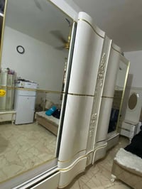 غرفة • نظيفة جدا • للبيع