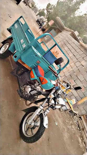 السلام عليكم شباب ستوته لبيع الموديل 23 ستوته مكفوله كله اصولياته كامله أوراق كهربائياته شغاله كله شاصي مكفول محرك مكفول السعر (2600) المكان البصره حيانيه الرقم *********** وبيه واتساب وعلى الرصيد
