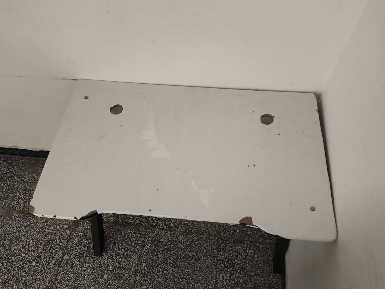 ميز لجماعت الPC ب 35 مستعجل ع بيعته 
للتواصل على الواتس ***********
