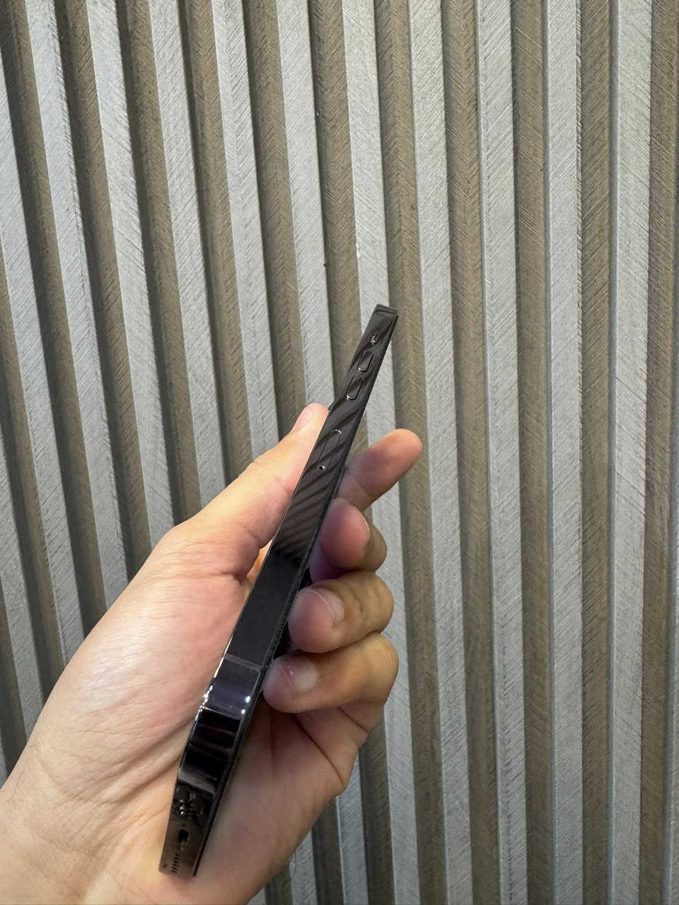 14 برو ماكس
256/86
بيه فطر بسيط بالشاشه ما ماثر ابد 
لا عل لمس ولا عل الوان مخلي لزكه مختفي
سعر 675 وبيه مجال
***********
الشعب مكاني
