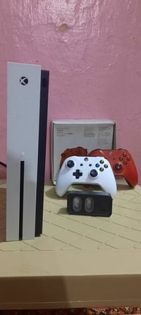 اكس بوكس وان اس • ١تيرا • ٢ جوستكات