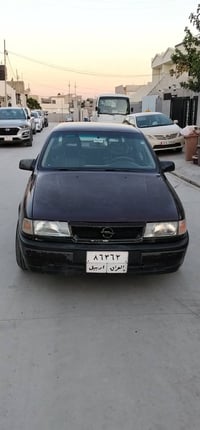 فيكترا • ١٩٩٢ • مكينة ١٫٨