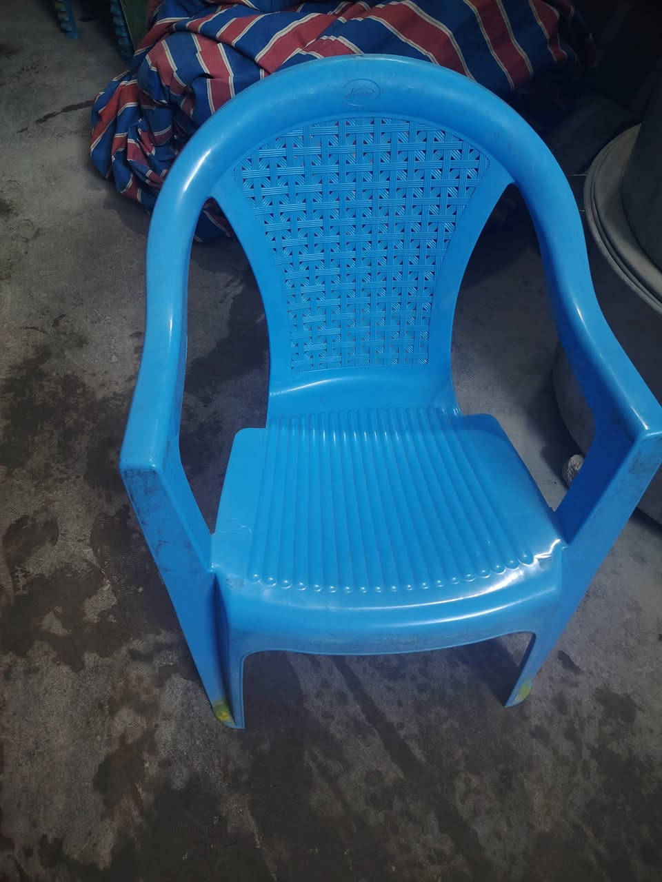 السلام عليكم
كراسي للبيع عدد ٦٠٠
***********
***********
