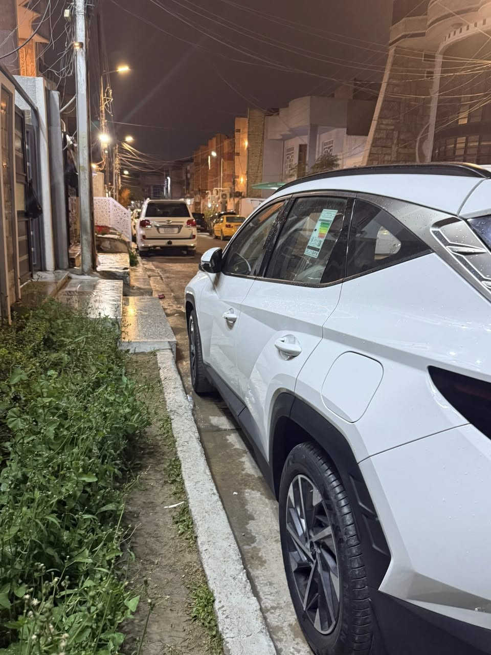 السلام عليكم من رخصة إدارة الكروب عندي توسان موديل 2024 بدون صبغ بيها بارد قليل بالصندوق ماشيه 40السعر 205 بيها مجال مكان السياره بغداد البلديات تلفون ***********
