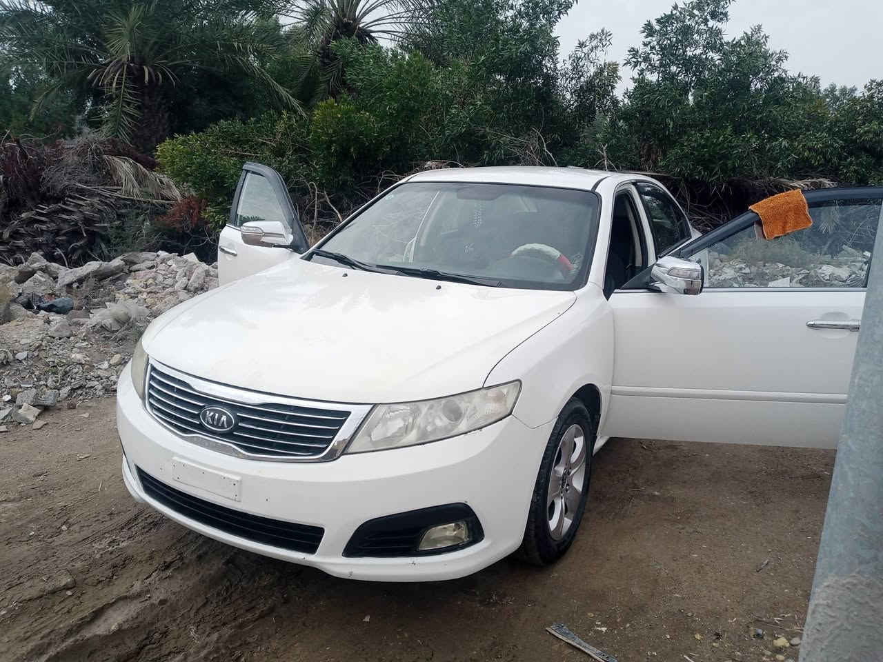 السلام عليكم سياره للبيع اوبتمامديل 2009سنويه ل28وهزه جديد رقم نجف انكليزي تخم تاير جديد ابيع على السونار الي منشور المكان واسط الكوت اتصل على***********
