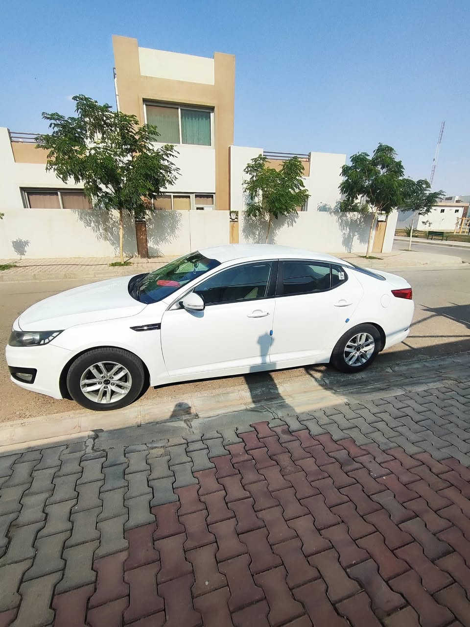 سلام عليكم كيا اوبتيما خليجي شركه دوليه مكفوله من صبغ والبارد ومكينه وكير مكفولات تبريد قطعتين تحكم ستيرن جهتين شفتات ستيرن محرك 2000دوش رقم بغداد ماشيه 67000 بعده على وضع شركه رقم هاتف *********** عنوان بغداد البلديات سعر 158ورقه
