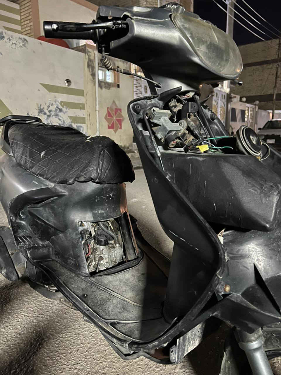 السلام عليكم دراجه نظيفه كلش سلف كهربائيات هندر كل شغال زوج تاير جديد 
دراجه حلوه ونضيفه العنوان نجف الاشرف 
التواصل ع هذا الرقم ***********
