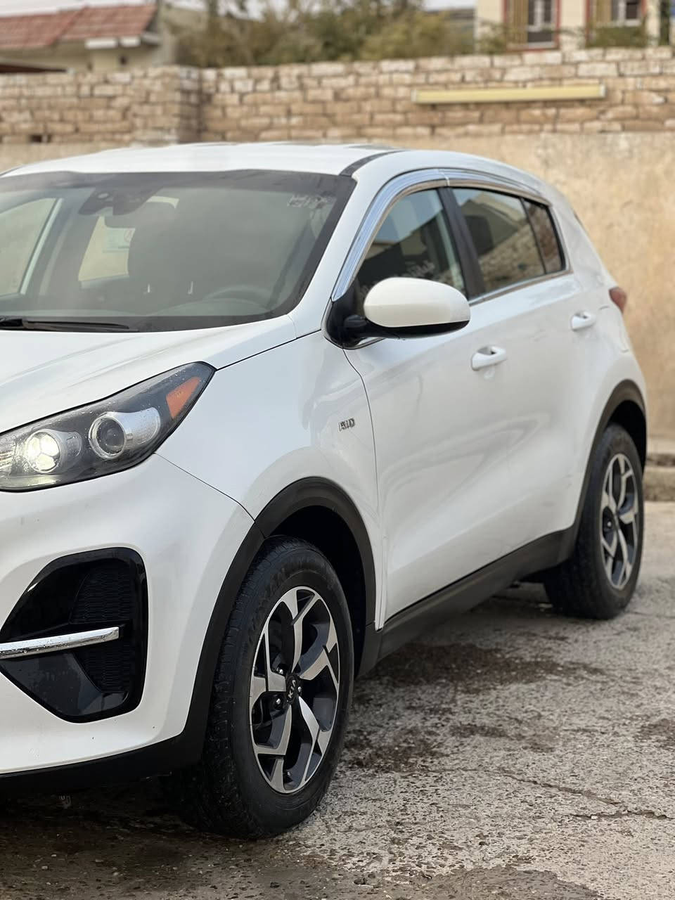 السلام عليكم...
للبيع...نقد فقط  اعتذر عن الاقساط 

بسعر 165$

سبورتج 2021 وارد امريكي جاملغ يمين بدون اي دواخل صور الحادث منشوره وبدون ايرباك ماشية 87 KM

رقم بغداد 

شرط التحويل والغرامات

✳️محرك 2400 GDI

✳️كير اتوماتيك بدون اي عيب مال بيت"

السعر 165$💸

تايرات 4️⃣ جديدة 🆕 

مكان السيارة صلاح الدين / سامراء

رجاءً ما أقفل سعر بالتلفون تعال وتدلل 

للاستفسار  ***********
