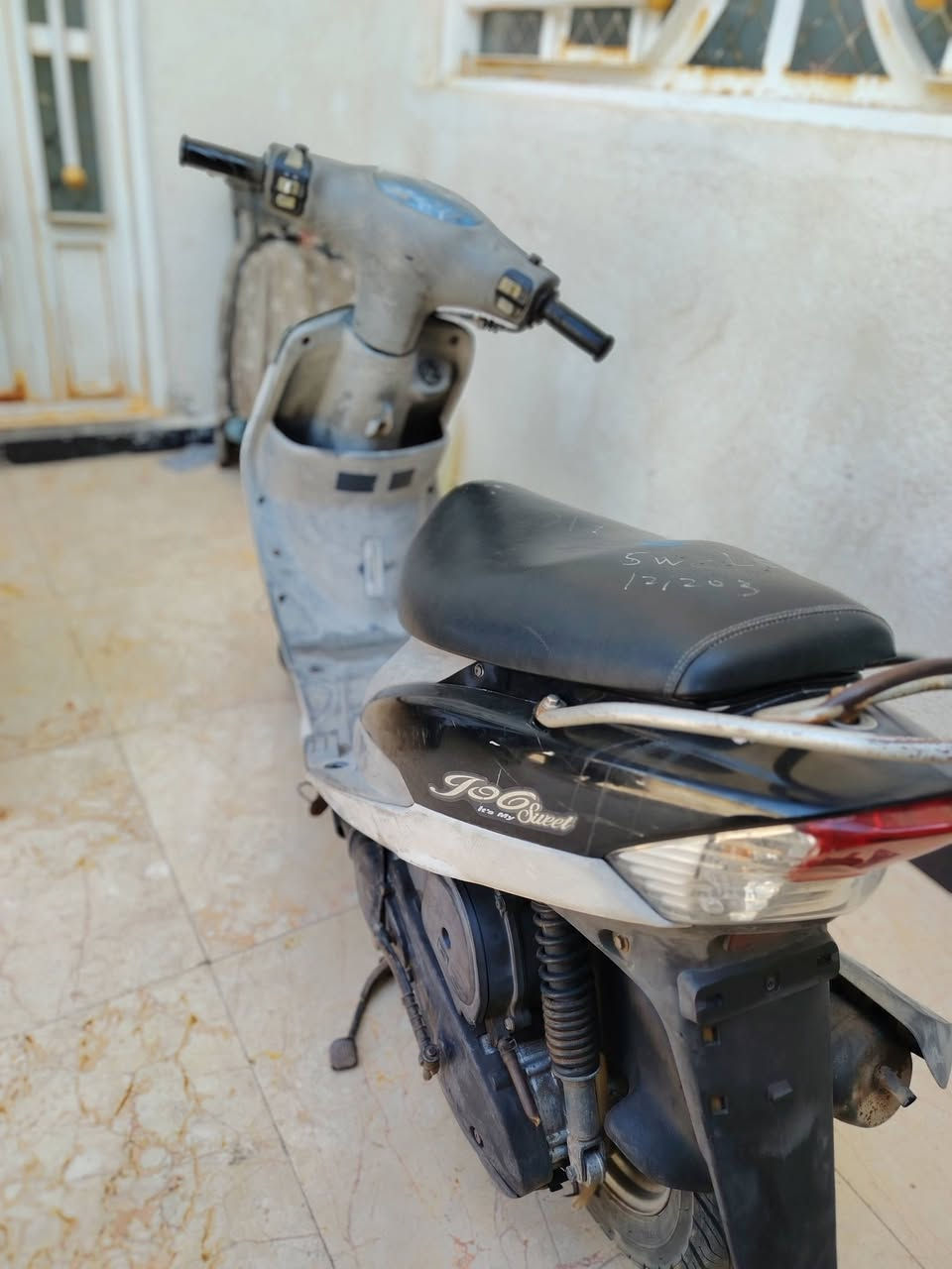 سلام عليكم دراجه للبيع ماكس منغولي كفاله من كلشي دراجه مال بيت برغي  ما مفتوح بيه تجي تأخذ أي مصلح دراجه 
5 أشهر من طلعته  من وكيل
السعر ٩٥٠ بيه مجال قليل
تصال على رقم ***********
