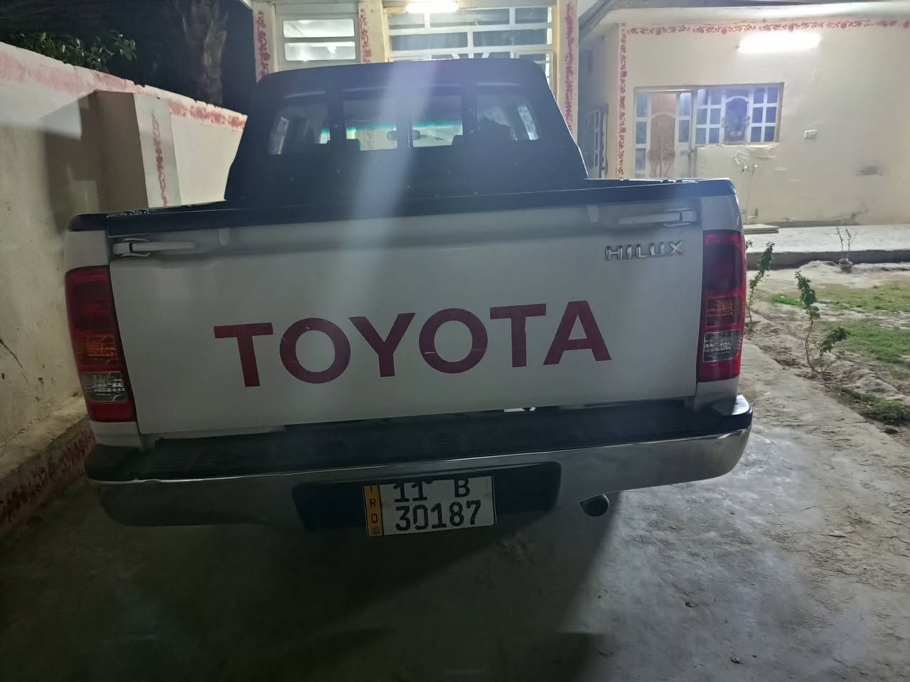 السلام عليكم 
  سياره هايلوكس تويوتا موديل 2011  رقم بغداد مشروع وطني انكليزي 
سياره نضيفه بدون صبغ بارد قليل بيها 
السعر خاص او الاتصال على الرقم 
***********
