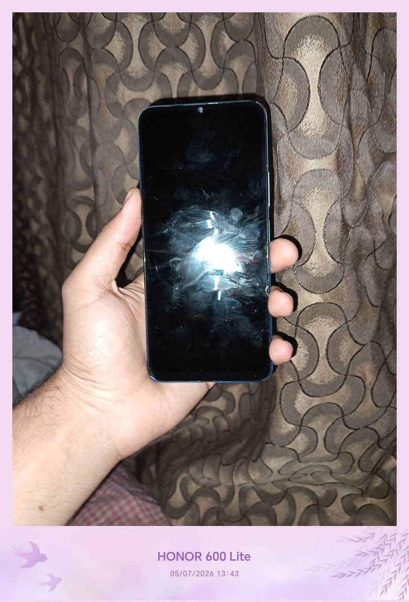 للبيع فايفو Y53s كلشي ما مبدل بي فقط شاشه اصليه شغال صوت وصوره كامره واضحه كلش يدعم ٤٠فريم ببجي شغال وجاهز سعر 170قفل مكاني ديوانيه مركز اليريده خل يراسلني وبل خدمه


**إذا كنت صاحب هذا الإعلان وتريد حذفه لأي سبب، رجاءا أرسل رسالة إلى الدعم الفني**