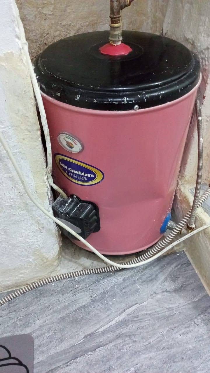 غسالة مشتريها ب 300 ابيعها ب 220 الف
جزامة  مشتريها ب 90 ابيعها ب 60 الف
 سخان مشتري ب 75 ابيعة ب 45 الف

مكاني بغداد جديدة تواصل ***********
