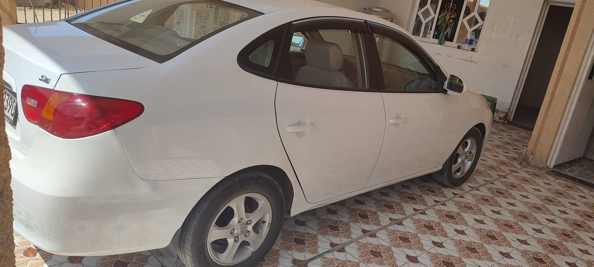 سلام عليكم
للبيع لنتره الشركه العامه  موديل ٢٠١٠خليجي رقم اربيل تحويل مباشر سنوية مجدد ٣٠
مكينه ١٦٠٠دوش
كير تبريد صدر مكفولات 
بيها قطعة تبديل فقط 
سياره جديده جاهزه من كل شي 
مكان بابل جبله السعر ١٠٠بيها مجال بسيط جداً رقم الهاتف ***********
