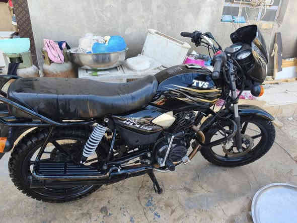 السلام عليكم ورحمه الله وبركاته TYS للبيع ادوات دراجه كلش نضيفه سعر 950 قفل والي مايعجه السعر لايعلق ولا يتصل ***********
