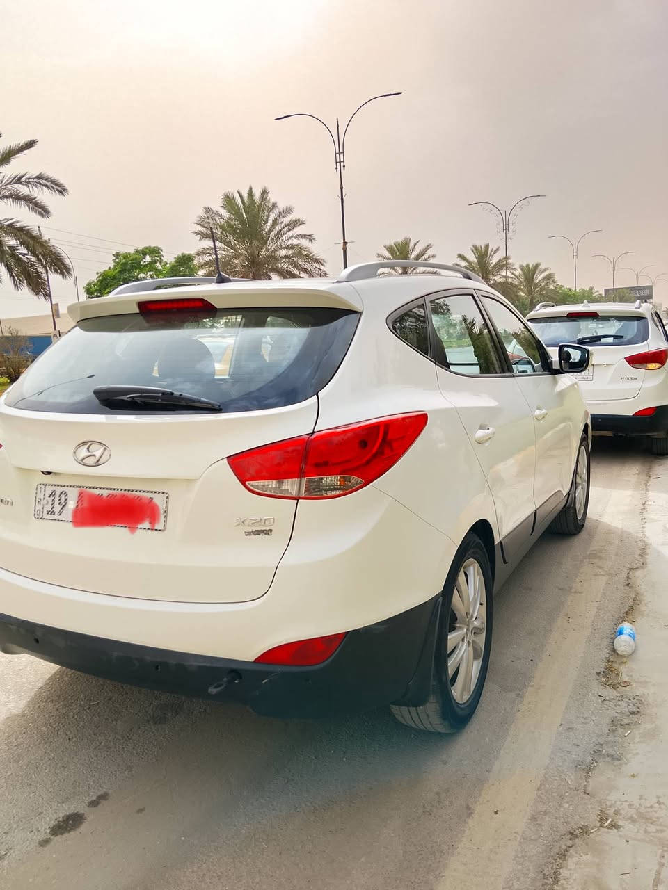🚘 للبيع | Hyundai Tucson 2013 خليجي 🇰🇷
✨ المواصفات: ▪️ بانوراما
▪️ شباج أسود
▪️ كشافات أمامية وخلفية
▪️ تحكم لايتات كهربائي
▪️ تحكم بالستيرن
▪️ كاميرا خلفية
▪️ داخلية جلد
▪️ ويل كب  18 
▪️ إشارات بالمرايات
▪️ محرك 2000cc دوش
✅ السيارة جاهزة بالكامل وما تحتاج أي مصروف
✅ المكينه و الگير مكفولات

🔹 ملاحظات: ▪️ بيها رشات صبغ أثر شوط بدون دواخل عدا باب الجنطه تبديل نفس اللون
السعر 127 و بي مجال
***********
