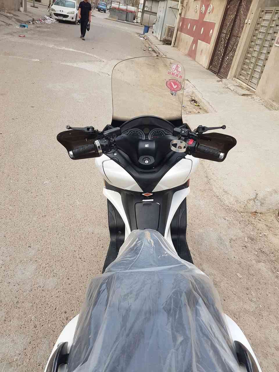 سلام عليكم سلفر جيتي مكينه 600 دراجه نضيفه كلشي بيه شغال مابيه نقص سويجين سكيورتي سعر 23 وبيه مجال مكاني بغداد مدينه ***********
