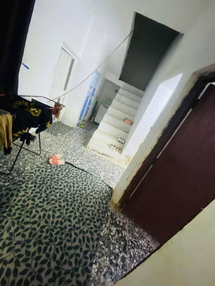 بيت للبيع مساحه 130 متر طابق واحد سعر 48 وبي مجال
قريب عل شارع الرئيسي البيت يحتوي على مدخلين صاله ومطبخ وحمام ومنور وغرفه نوم لبيت واجهة 12
العنوان منطقت الدوانم قرب البياع ول سيديه 10 دقائق
أي استفسار اتصال أو واتساب *********** احمد
