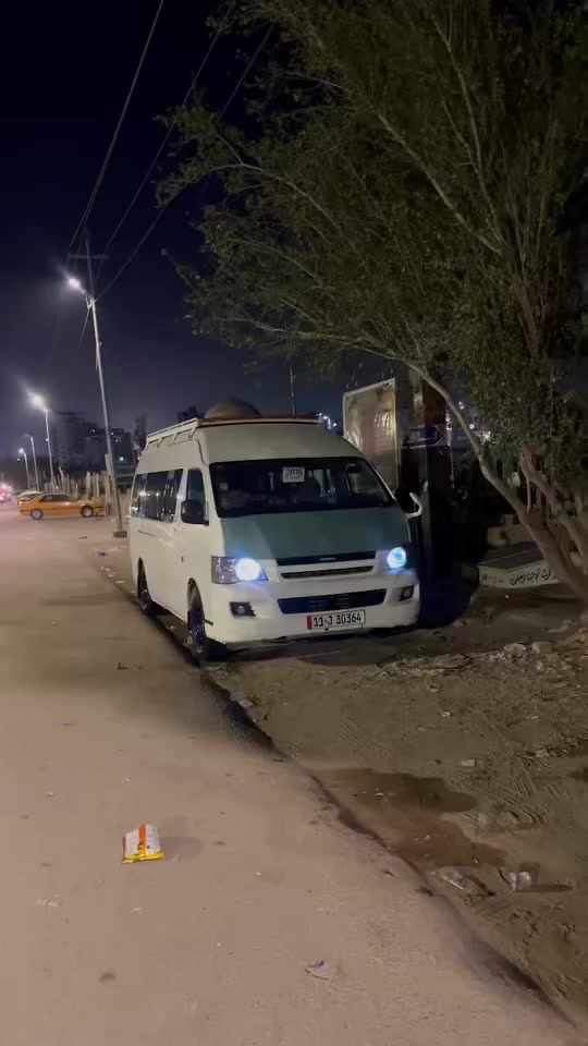 سلام عليكم سياره جمبي البيع موديل 2014 سياره جاهز على ربع وعشرين حباي تخم تاير جديد باب كهرباء منضومه زنوان دبل دمام درع سيبايه كشنات قلابيه ضافيت تبريد ثلج كير محرك اكسل كفلا سياره ماعيز برغي  سياره مصفره هيئه ومروار رقم بغداد باسمي الى يحب يتصل العنواني الحله شارع 80 شراي يتصل *********** السعر 128
