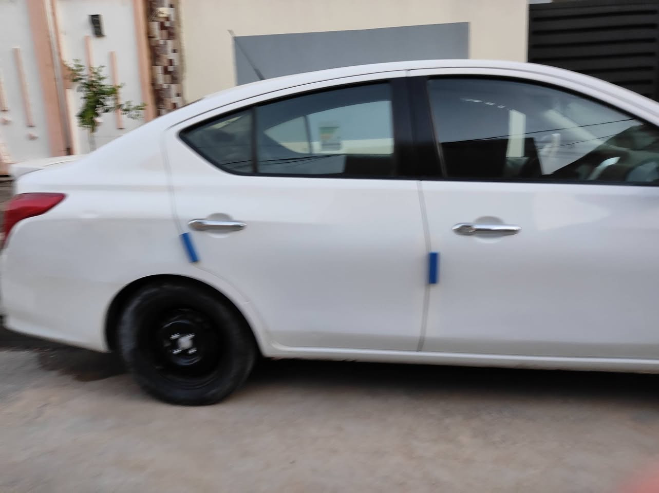 نيسان صني هندي 2024  
رقم اربيل سنوية لسنة 30
وكالة او تحويل 
ماشية  57 الف 
رقم اربيل باسمي
بيها جاملغ مبدل صوب السائق  بدون دواخ
والامين بارد 

115 وبيها مجال حك الجية 
نجف حي السلام 
***********
واتساب
