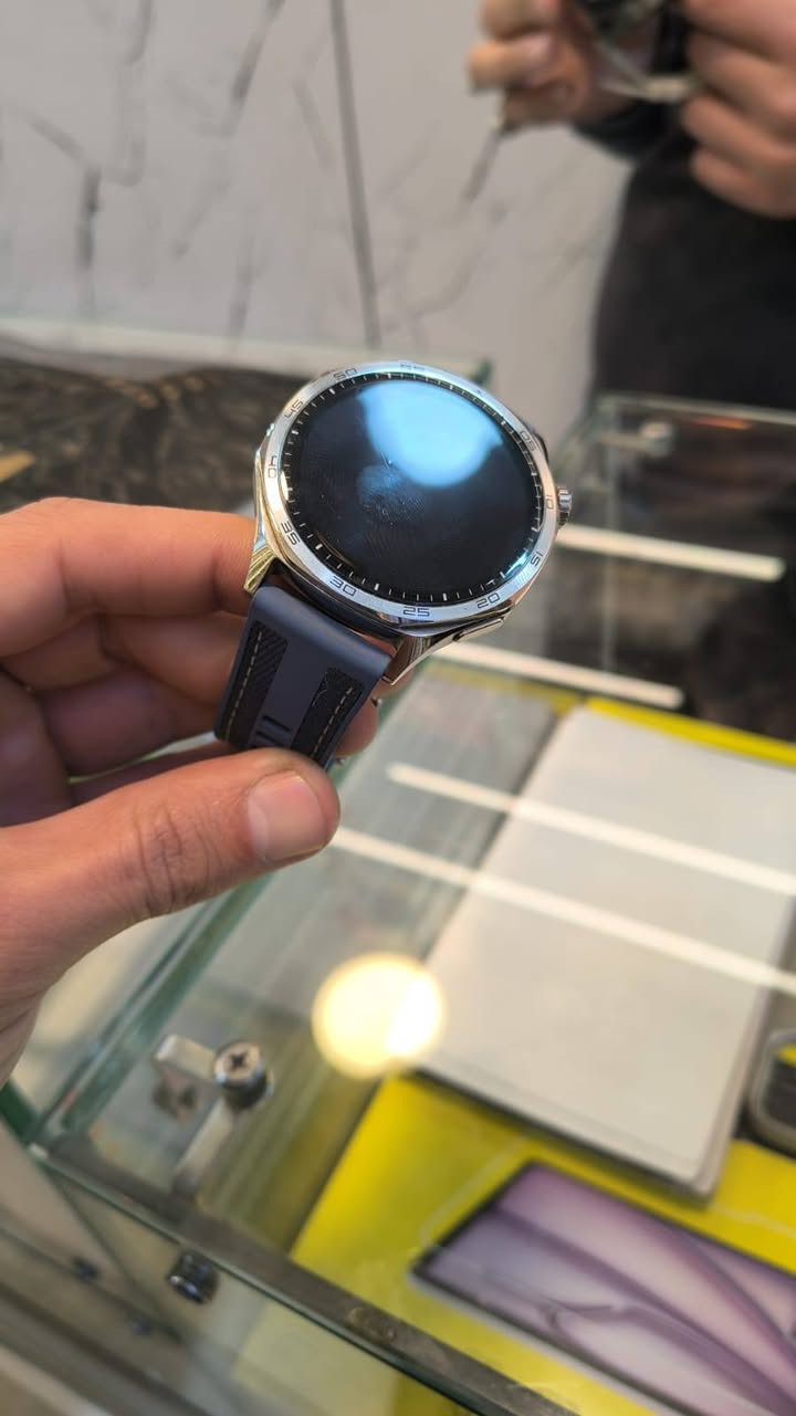 ساعات هاواوي مختلفة للبيع 
***********
