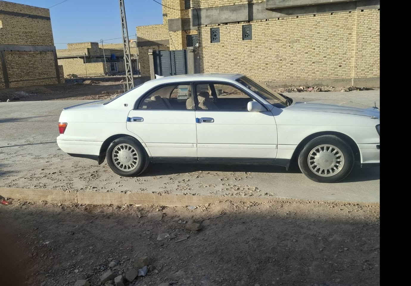للبيع: تويوتا كراون (بطة فصل)
مشروع وطني رقم البصرة
السنوية: لغاية 2028.
الهزة: لغاية الشهر الثالث / 2027.
بطة فصل، مكفولة أصوليات وعيب شرعي، بسمي، رقم إنكليزي.
المحرك: 2500 ديلكو.
المواصفات:
تخم تايرات حدادية.
كاردان جديد.
مراوح ستارك إضافية عدد (2).
أدامة كاملة لمنظومة البنزين.
راديتر ماء جديد.
بطارية جديدة.
مصطرة نوزلات جديدة (حاوية).
بلكات أصلية جديدة.
تخم وايرات جديد.
جميع الكهربائيات شغالة من الطول للطول.
الأربع جامات تصعد وتنزل بدون أي مشاكل.
النقص فقط:
راديتر التبريد.
تعبئة غاز التبريد.
وهذا الشي أتحمله بالكامل، والله شاهد على كلامي.
السعر: 52 ورقة (قابل للتفاوض بالمعقول).
الموقع: الشطرة.
للتواصل (واتساب أو اتصال): ***********
