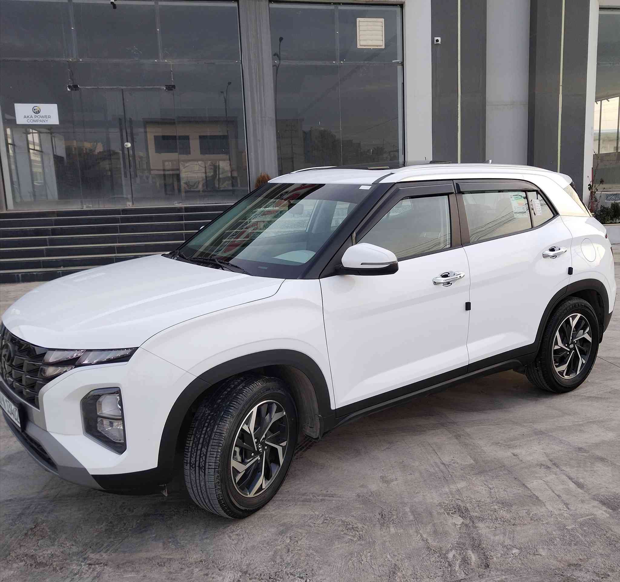 هيونداي كريتا 2024
 ماشية 2800 كيلو مكفولة كفالة عامة 
السيارة ضمان شركة هيونداي الأولى
فول مواصفات السيارة
 بصمة، بانوراما، لد نهاري، تحكمات ستيرن، شفتات ستيرن، تبريد قطعتين، محرك السيارة 1500 دبل نوزل، مري شفط، هاندبريك كهربائي، اوتو هولد، انظمة قيادة، اوامر صوتية، شاشة لمس تدعم اندرويد اوتو و ابل كار، ويل R17، شاحن وايرليس، دشبول ديجيتال متغير

رقم اربيل الجديد السيارة كاملة وبالضمان

سعرها 172 ورقة

للتواصل او الاستفسار
***********
***********
