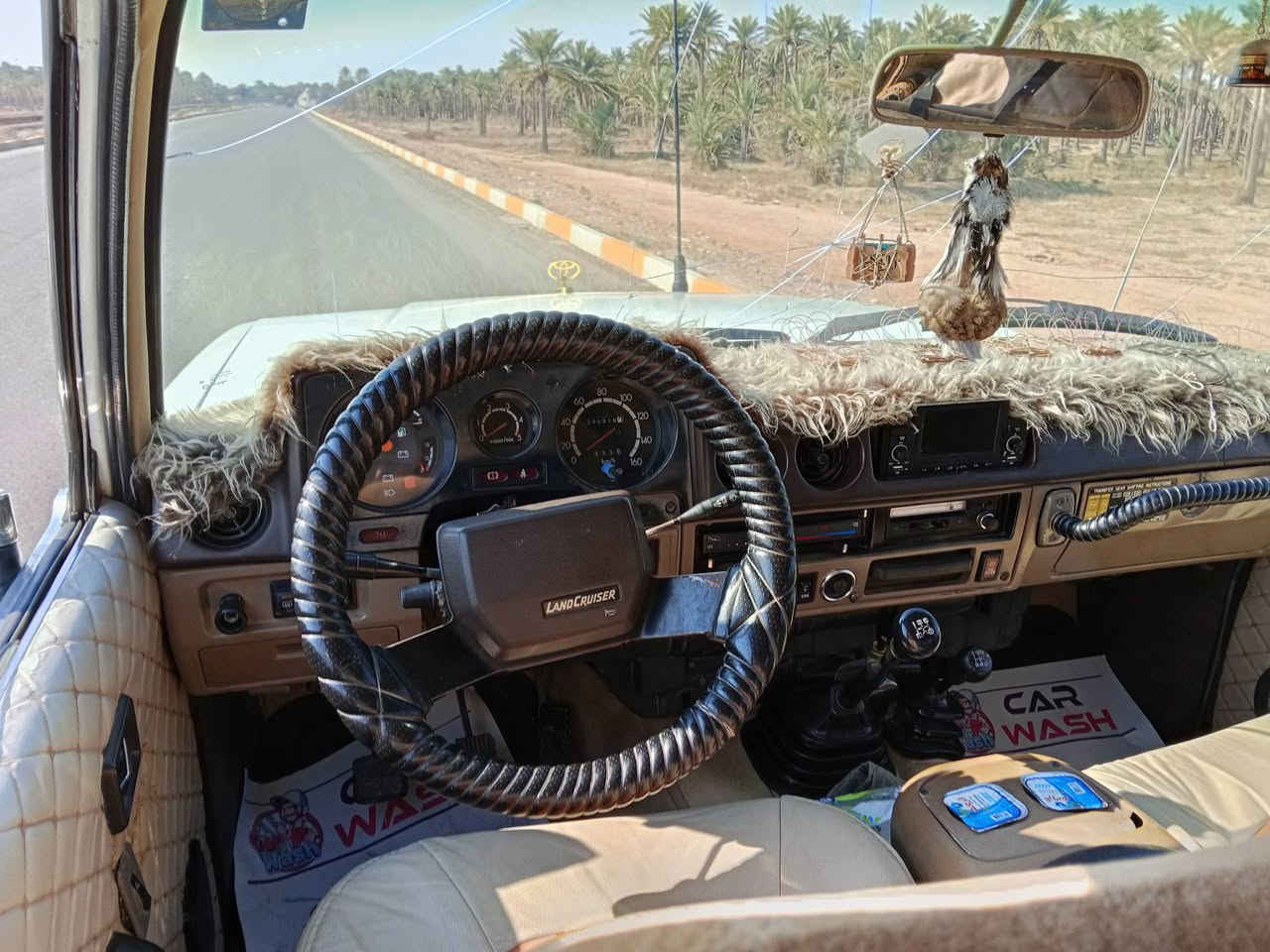 السلام عليكم من رخصه الادمن لاندكروز للبيع م 85 كير اكسلات امامي خلفي محرك 3f كير  محرك خير من الله ماكنيت باور ستيرن جام كهرباء سنتر لوك تبريد الواشرات مال الكمبريسر فقط سياره جاهزه من كل شي وترايك المكه ***********
