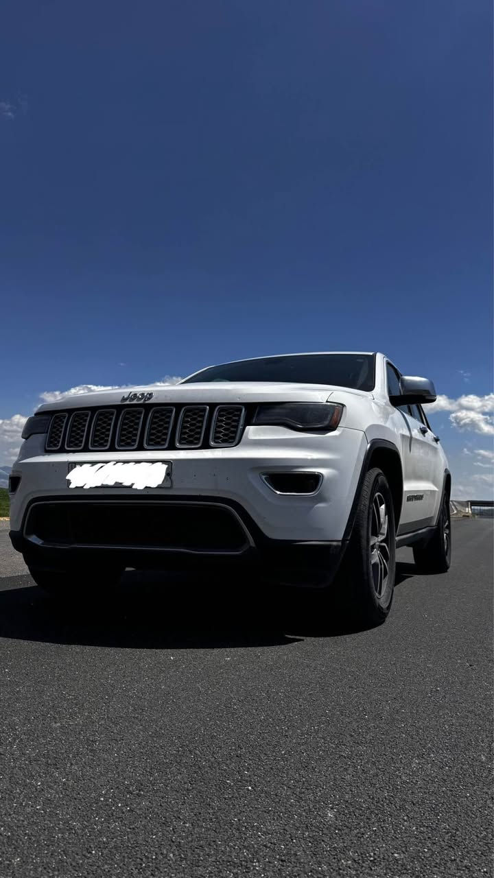 للبيع او مراوس شعندك نزل— Jeep Grand Cherokee Limited 2017
فول مواصفات / وارد أمريكي

▫️ سيارة نظيفة جداً ومرتبة استخدام شخصي
▫️ محرك جديد تبديل قبل شهر
▫️ الجير والشاصي بحالة ممتازة
▫️ داخلية وكالة مرتبة جداً
▫️ شاشة + كاميرا + حساسات
▫️ بصمة وتشغيل ريموت
▫️ مقاعد كهربائية مع تبريد وتسخين
▫️ فتحة سقف بانوراما
▫️ ولمتد فول

✅ الملاحظات:
فقط باب وجاملغ مفتوح
عداها السيارة بدون أي صبغ

📍 السيارة جاهزة لأي فحص بغداد, العراق


**إذا كنت صاحب هذا الإعلان وتريد حذفه لأي سبب، رجاءا أرسل رسالة إلى الدعم الفني**