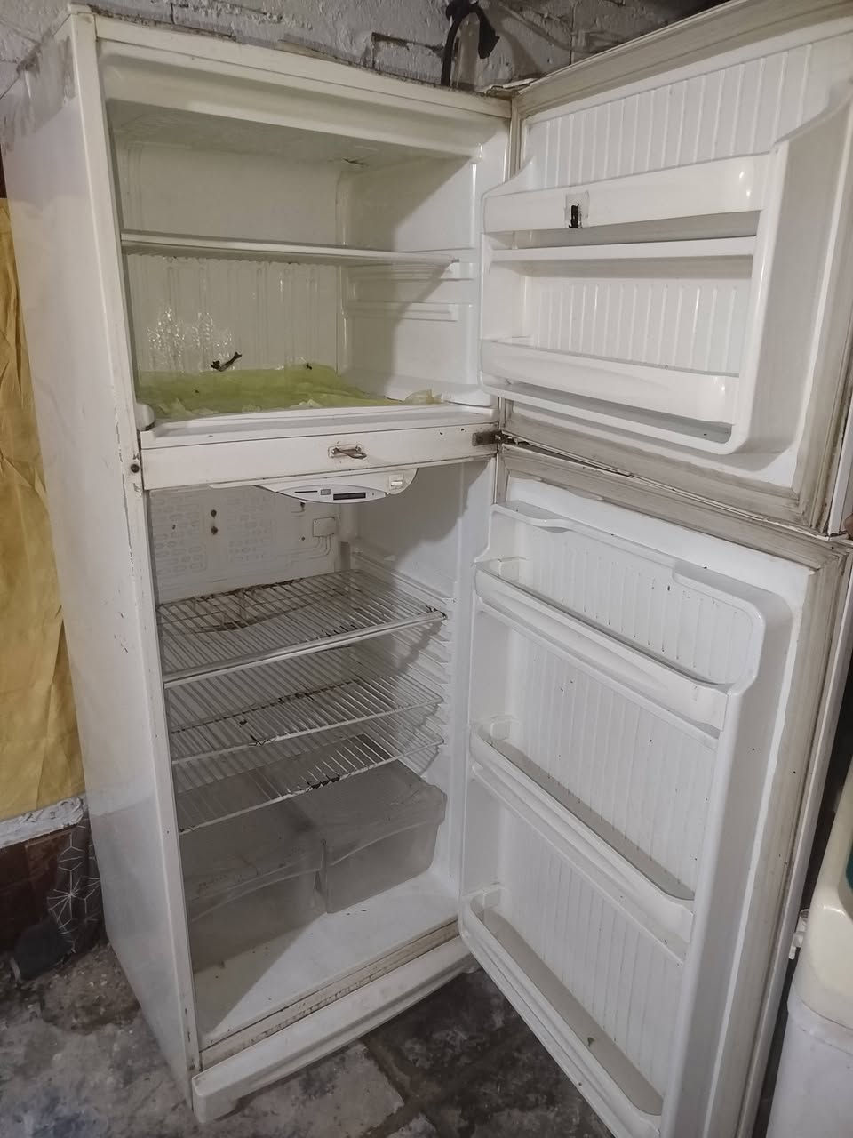 اكو ثلاجه للبيع بالزعفرانيه يم مدرسه الشرق المطلوب بيها 70 والتواصل على الخاص


**إذا كنت صاحب هذا الإعلان وتريد حذفه لأي سبب، رجاءا أرسل رسالة إلى الدعم الفني**